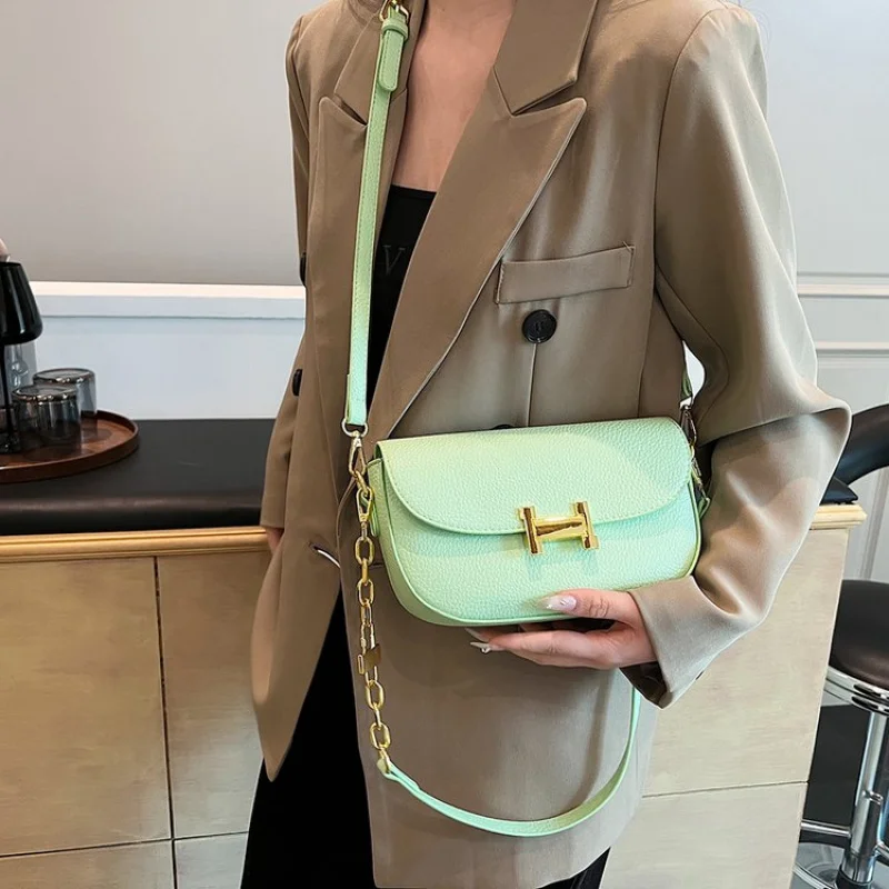 

Модная микро-мини-сумка для женщин из кожи с длинным ремешком-цепочкой для переноски основных карт и телефонов