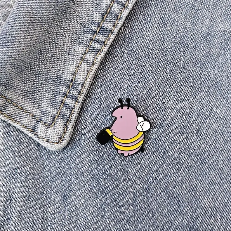 Creative Little Bee Capybara Shaped Badge Personalized Simple Animal Insect Metal Accessories Brooch Collar Needle Gift