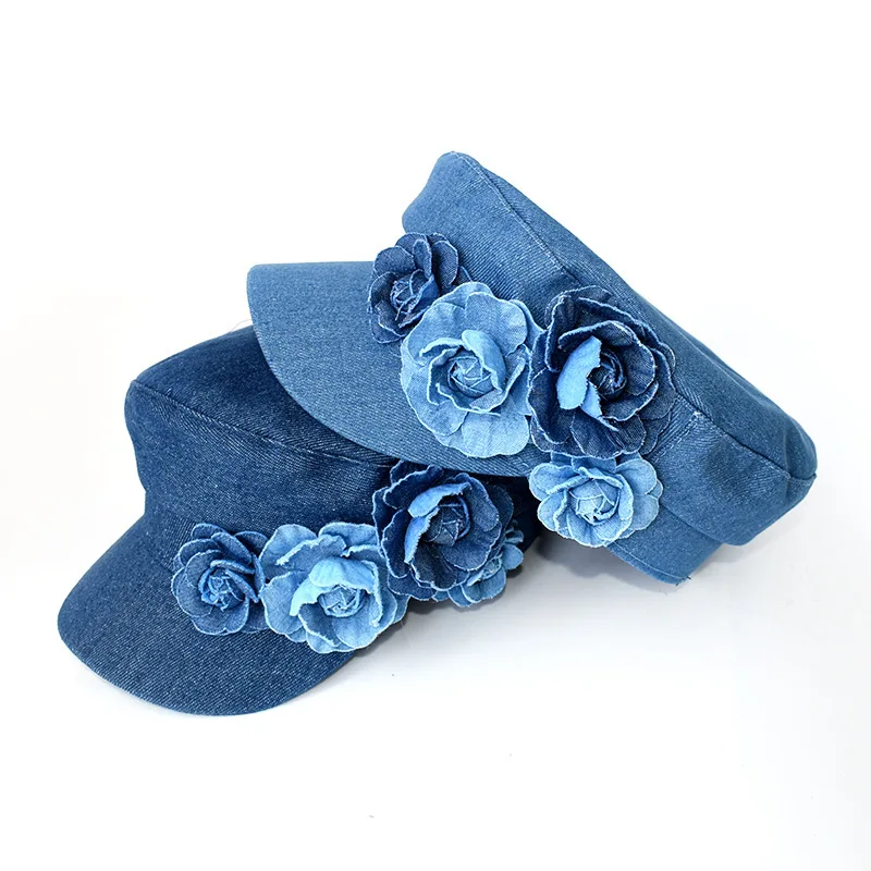 Modische Denim-Baskenmütze mit dreidimensionaler Blume, flacher Schirm, Sonnenhut, Gesichtsverkleinernd, Outdoor-Damen-Kapitänsmütze im Militärstil – Detail 1