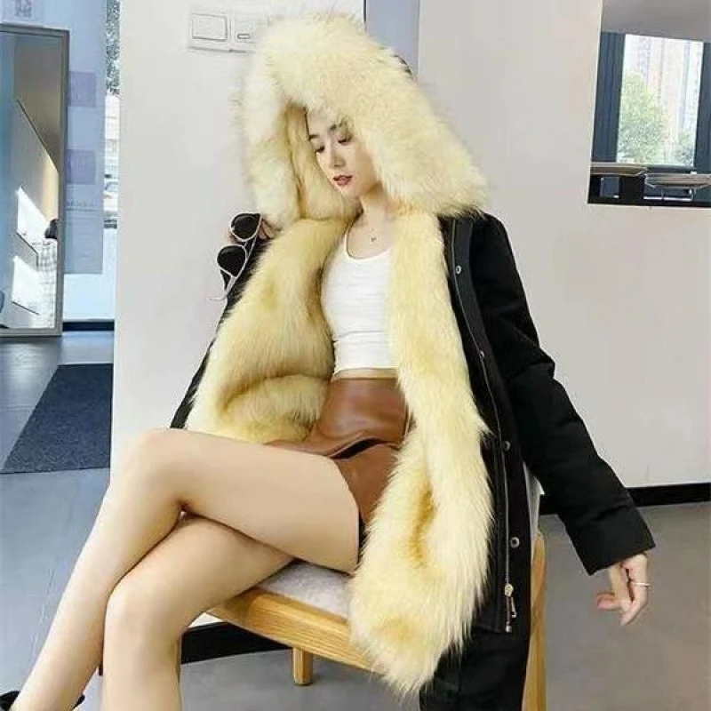 De nieuwe herfst-/wintercollectie 2026 met middellange kunstbontjas voor damesvoering en afneembare driedelige jas