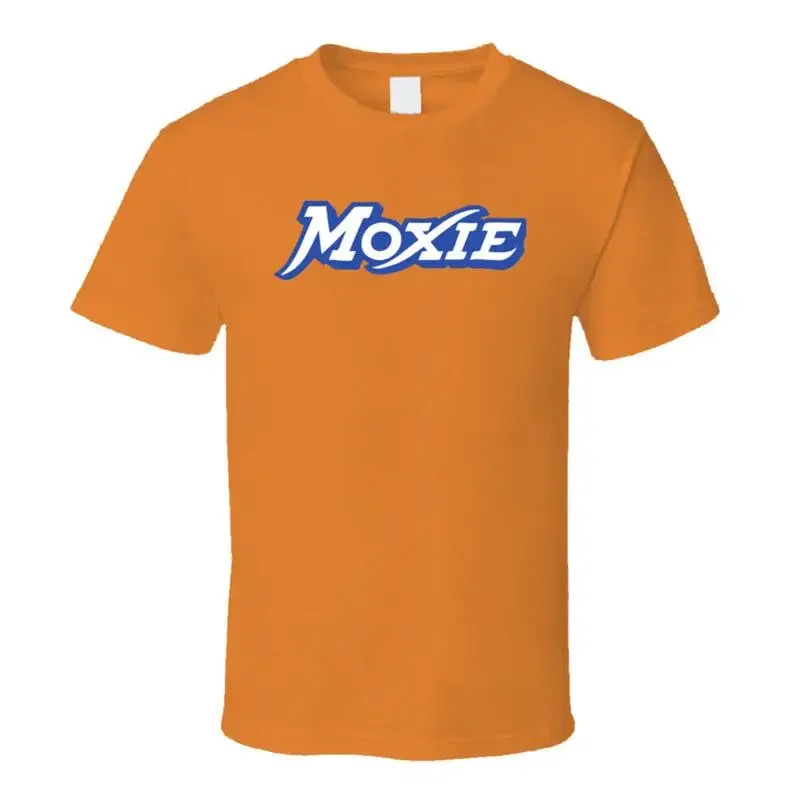 Футболка с логотипом газированного напитка Moxie – отличный подарок для любителей газировки.