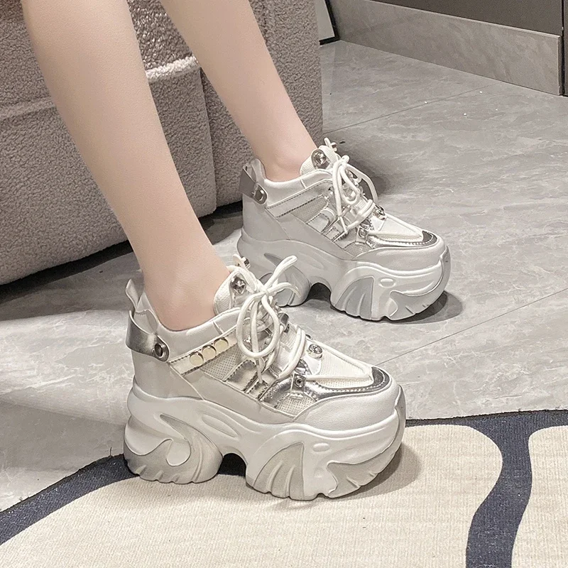 10CM New 2024 Spring Women Chunky Sneakers Heels Lace-up High Platform scarpe sportive donna scarpe in rete traspirante Sneakers in pelle