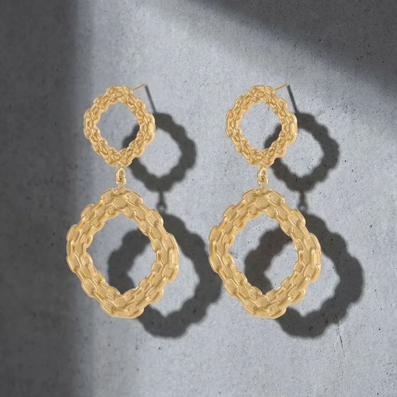 CarlidanaFashionable geometric diamond-shaped hollow chain earrings with a unique design for commuting