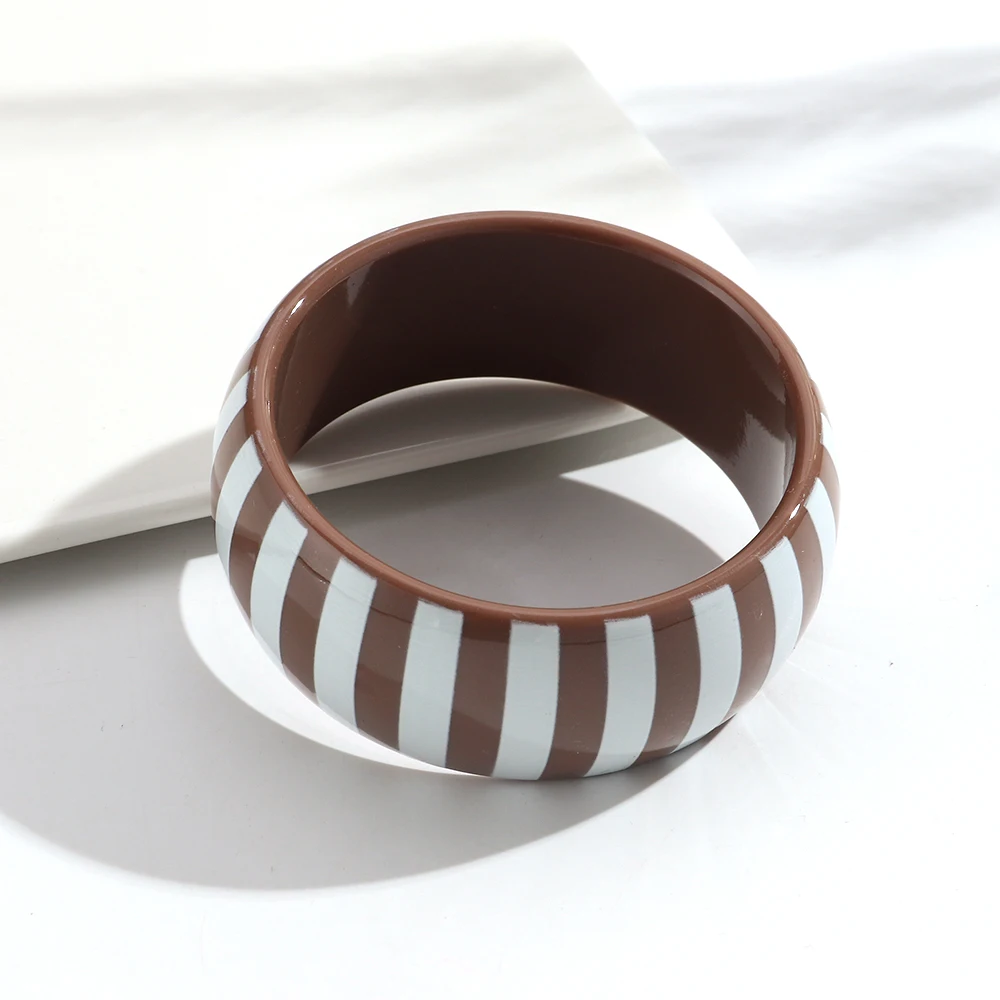 Neue Bunte Harz-Armreifen mit Breiten Vertikalen Streifen, Einfache Geometrische Runde Stapelbare Acryl-Armreifen, Damenschmuck Geschenke – Detail 11