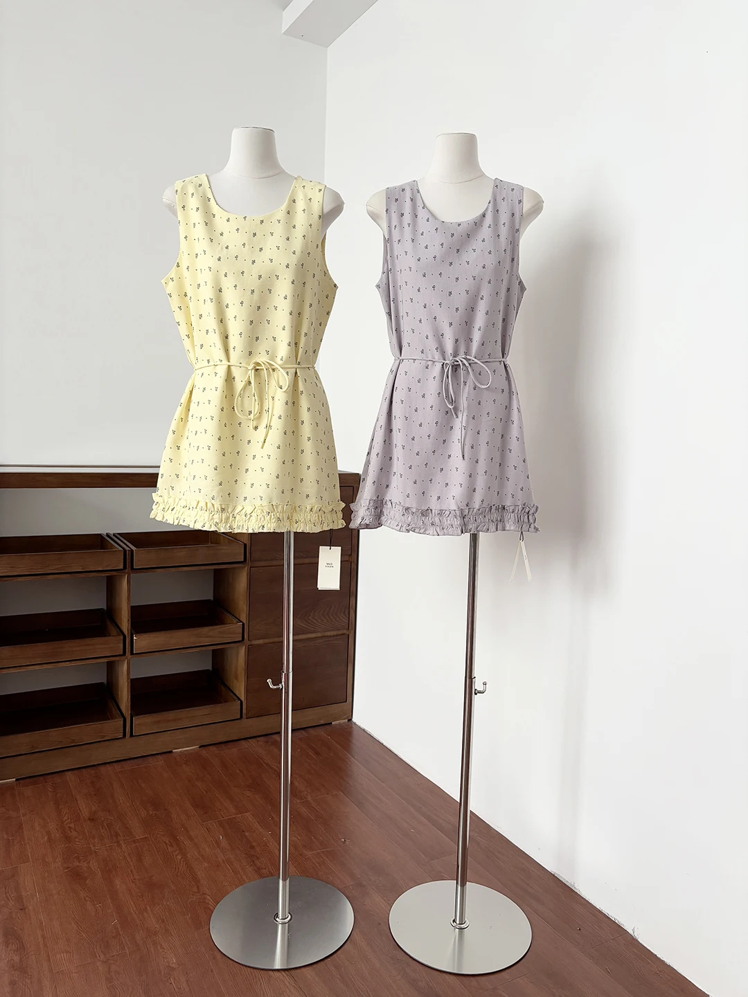 

Sweet Floral Print Sleeveless Vest Dress Women's Summer Youthful Layering Versatile Knot Backless Gown
