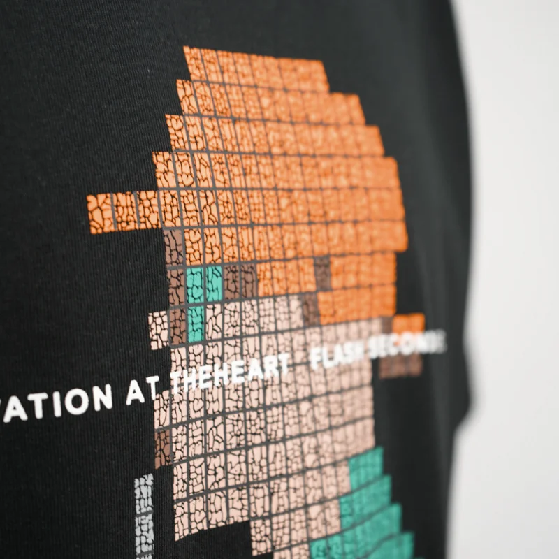 تي شيرت مطبوع إبداعي بأكمام قصيرة للرجال 2025 اتجاه جديد فضفاض برقبة دائرية لملابس الرجال الصيفية