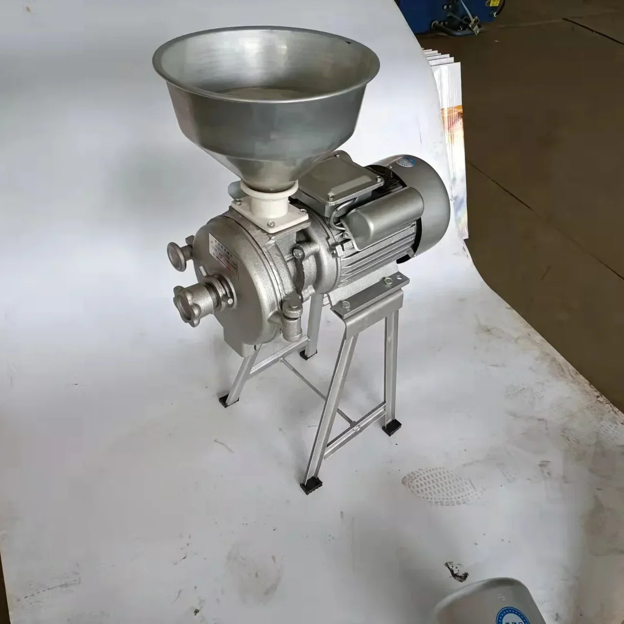 Small Home Use Grains Grinder Wet And Dry Grain Milling Machine Efficient Grain Mill Grinder for Kitchen