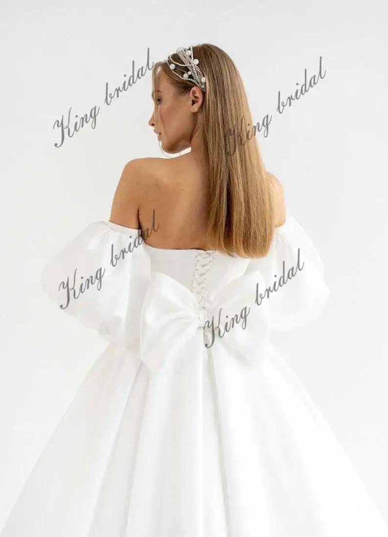 Abito da sposa in raso scintillante Abito da ballo personalizzato Abiti da sposa con spalle scoperte Corsetto Abito da sposa Gonna a palloncino Abito da sposa