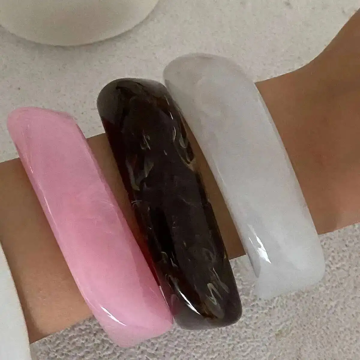 Lacteo 2026 Neue Unregelmäßige Stapeln Dicke Harz Armreifen Armband Für Frauen Vintage Einfache Charme Armreif Schmuck Zubehör Geschenk