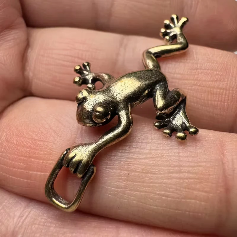 New-Vintage Brass Frog Statue Frog Decor Charming Contemplative Pose Desktop Ornament Tea Pet Figurine Home Office Decor