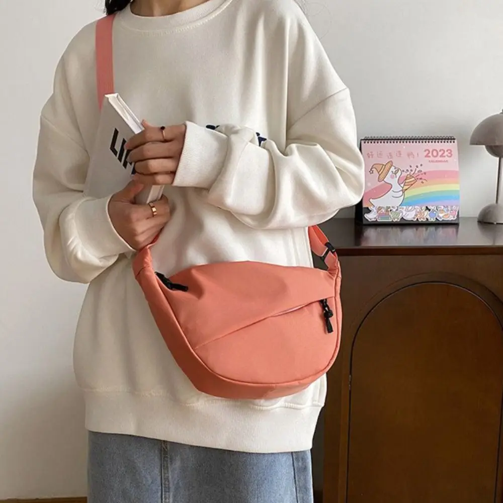 Saco Crossbody Nylon Forma Half-Moon, Zíper de dupla camada, Bolsa de ombro Dumpling, Stroge impermeável, Bolsa de Mensagem Esportiva