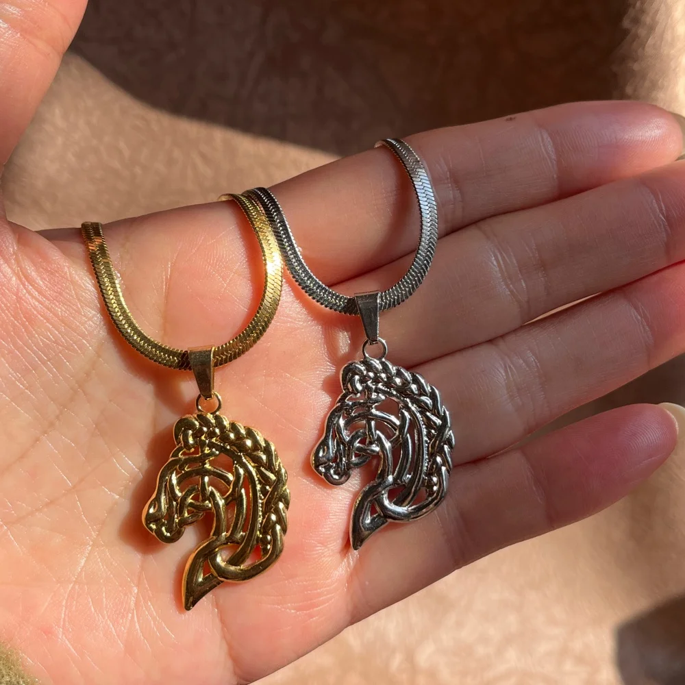 Horse Head Pendant Necklace for Women/Men Stainless Steel Animal Accessories Blade Chain Necklaces Gift Jewelry colar masculino