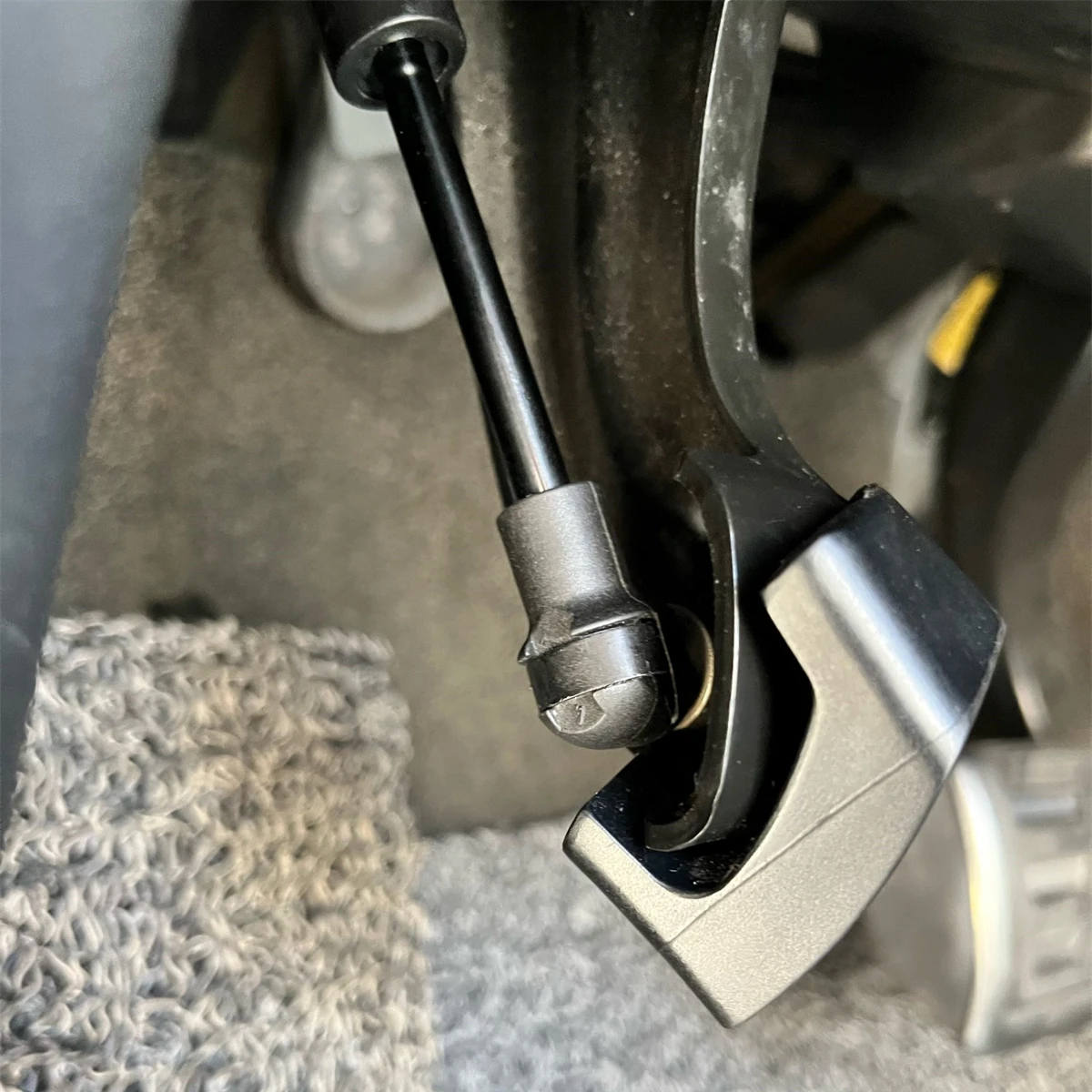 7L 0721689 Auto Dämpfer Parkbremspedal Stoßdämpfer Gasfeder 95542338900 für Audi Q7 für VW Touareg Porsche Cayenne 2002-2015 – Detail 8