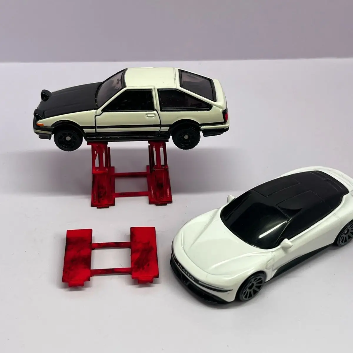 

1:64 Model Car Kit Airport Scenario Sand Table Decorative Miniature Lift Diorama