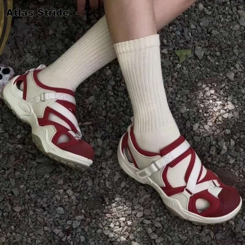 Women's Closed-Toe Sports Sandals with Adjustable Straps Breathable Mesh Water-Resistant, and Non-Slip Soles Casual Outdoor Shoe