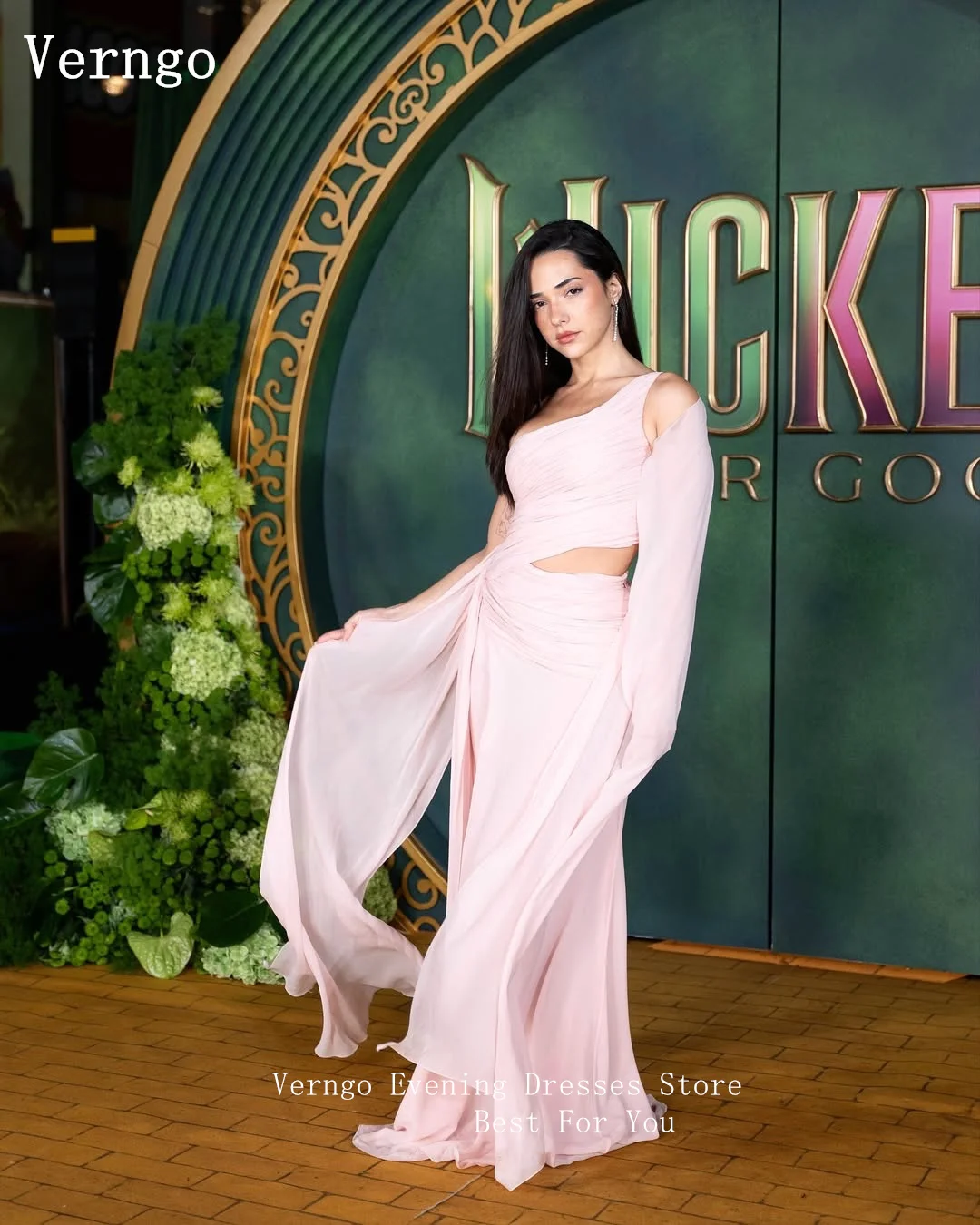 فستان سهرة شيفون وردي من Verngo بدون حمالات على شكل حرف A بفتحة جانبية مناسبة رسمية فستان أنيق في المملكة العربية السعودية فساتين حفلات مخصصة