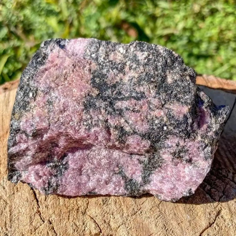 Natural Rhodonite Raw Stones Rough Chakra Gemstone Garden Aquarium Reiki Mineral Specimens Spiritual Wicca Healing Crystals Gift