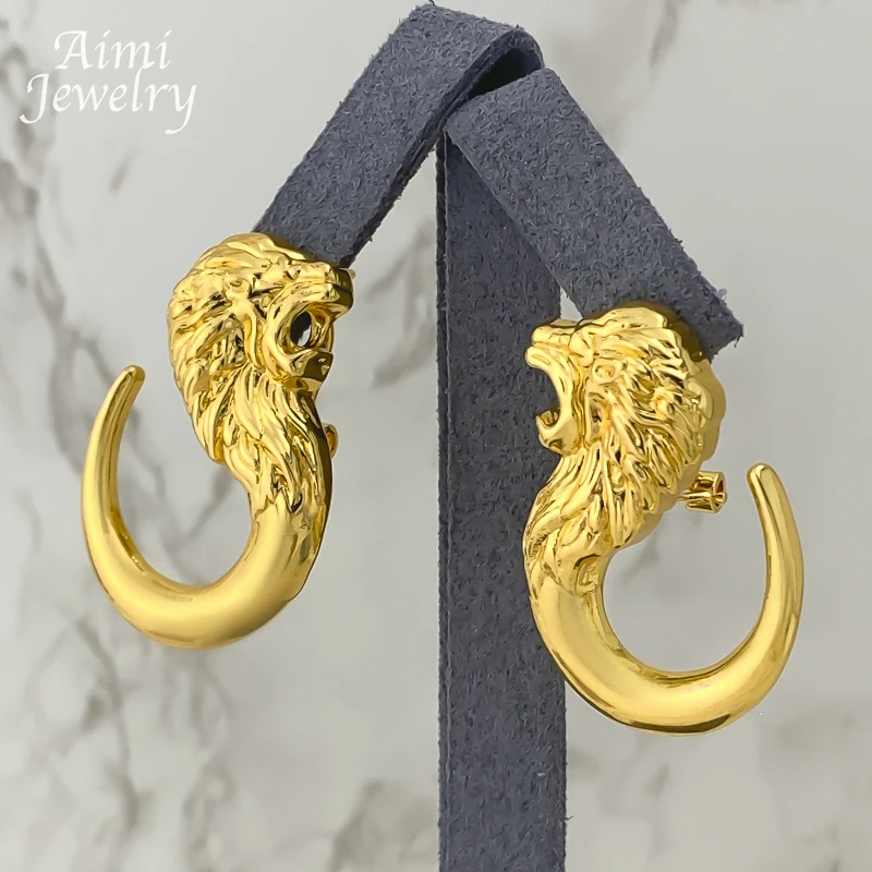 Women's Lion Hook Pendant Necklace & Earrings Set