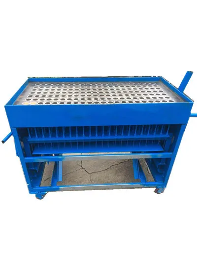 

Fully automatic candle forming machine, tea wax production column, and pressing machine