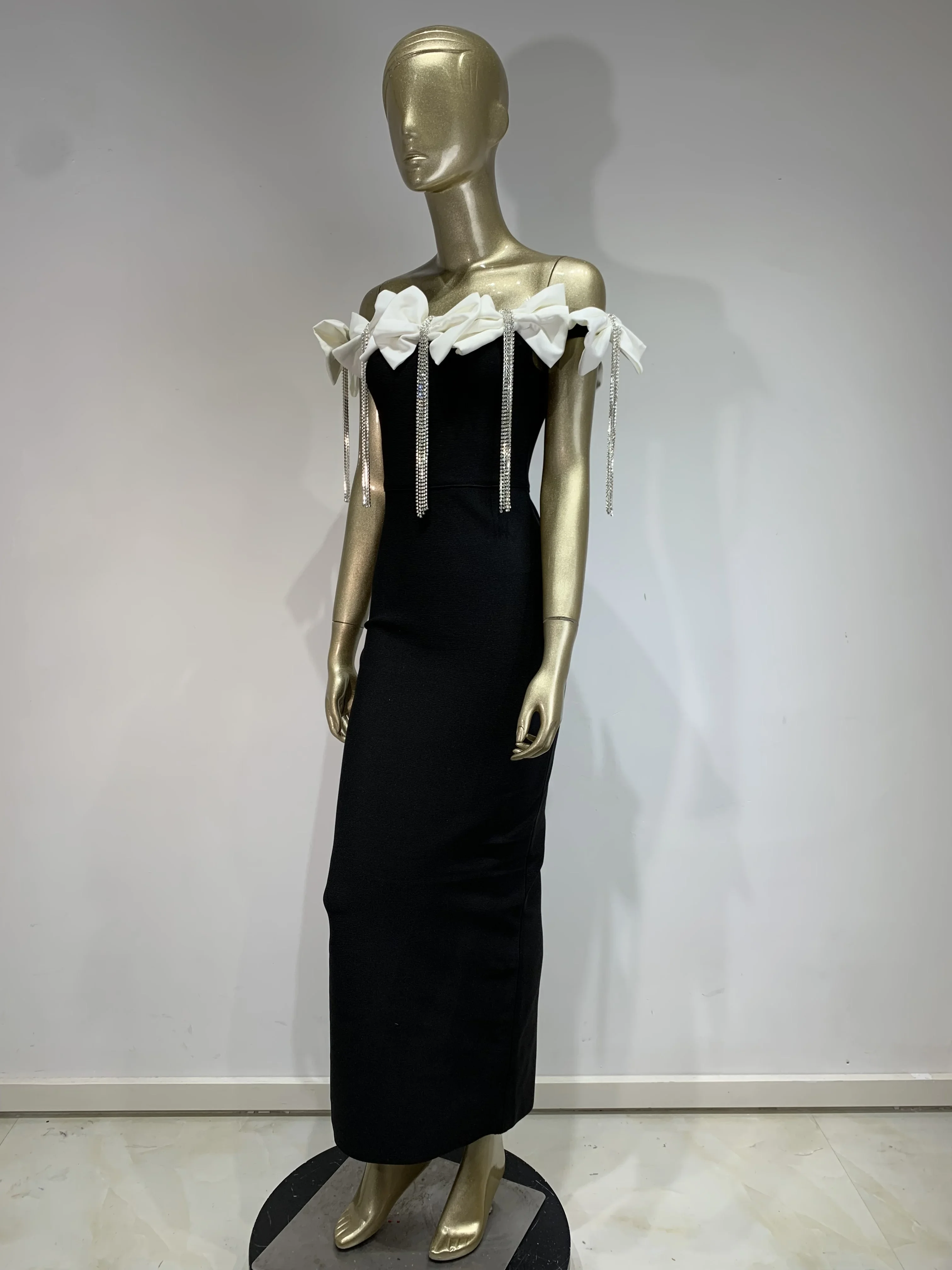 Neues Luxus-Verbandkleid für Damen, elegant, schulterfrei, weiße Schleifen, Diamanten, Streifen, figurbetont, Maxi, lange Abendparty-Kleider