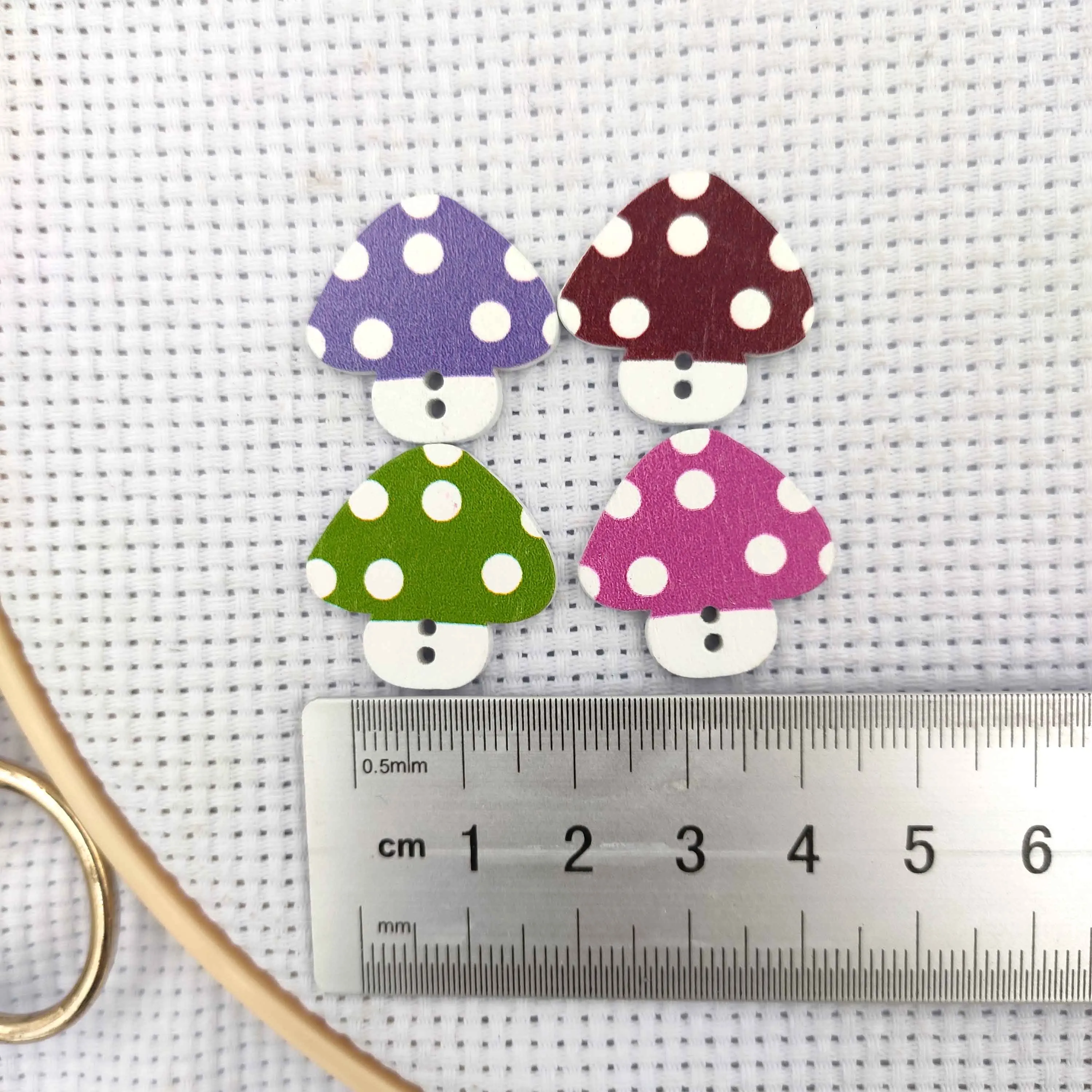 Needle Minders Wood Mushroom 2pcs Needle Holder Embroidery Magnet Needle Keeper Needle Minder for Cross Stitch Needlework Gift