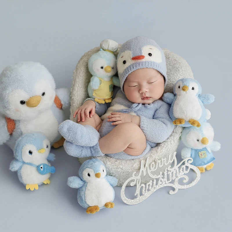 

Cute Penguin Theme Newborn Photography Props Penguin Stuffed Toys Baby Warm Romper with Matching Hat Socks Infants CreativePhoto