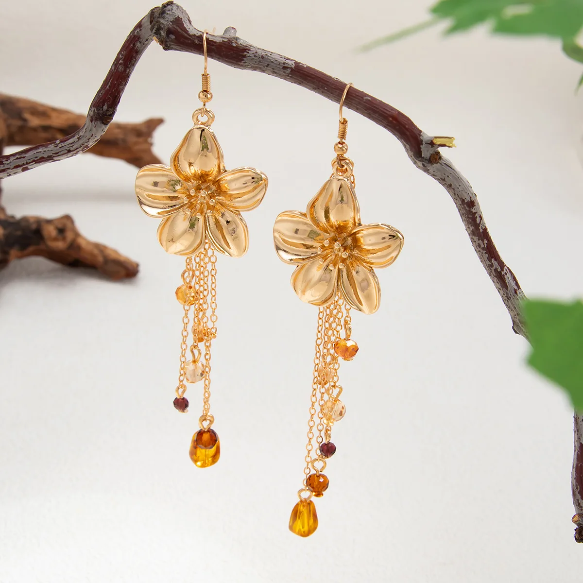 Romantic Gold Plated Metal Flower Tassel Earrings For Women Sparkling Crystal Beads Fringe Drop Earring Beach Vacation Jewelry