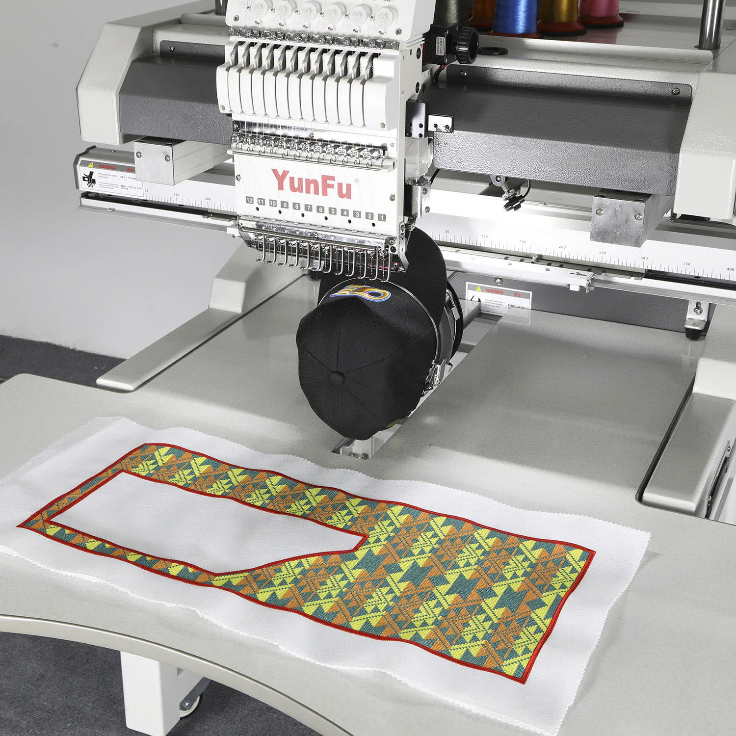 High Speed Computerized Embroidery Machine BL-1201E Oversized Embroidery Bed for Fabric Custom