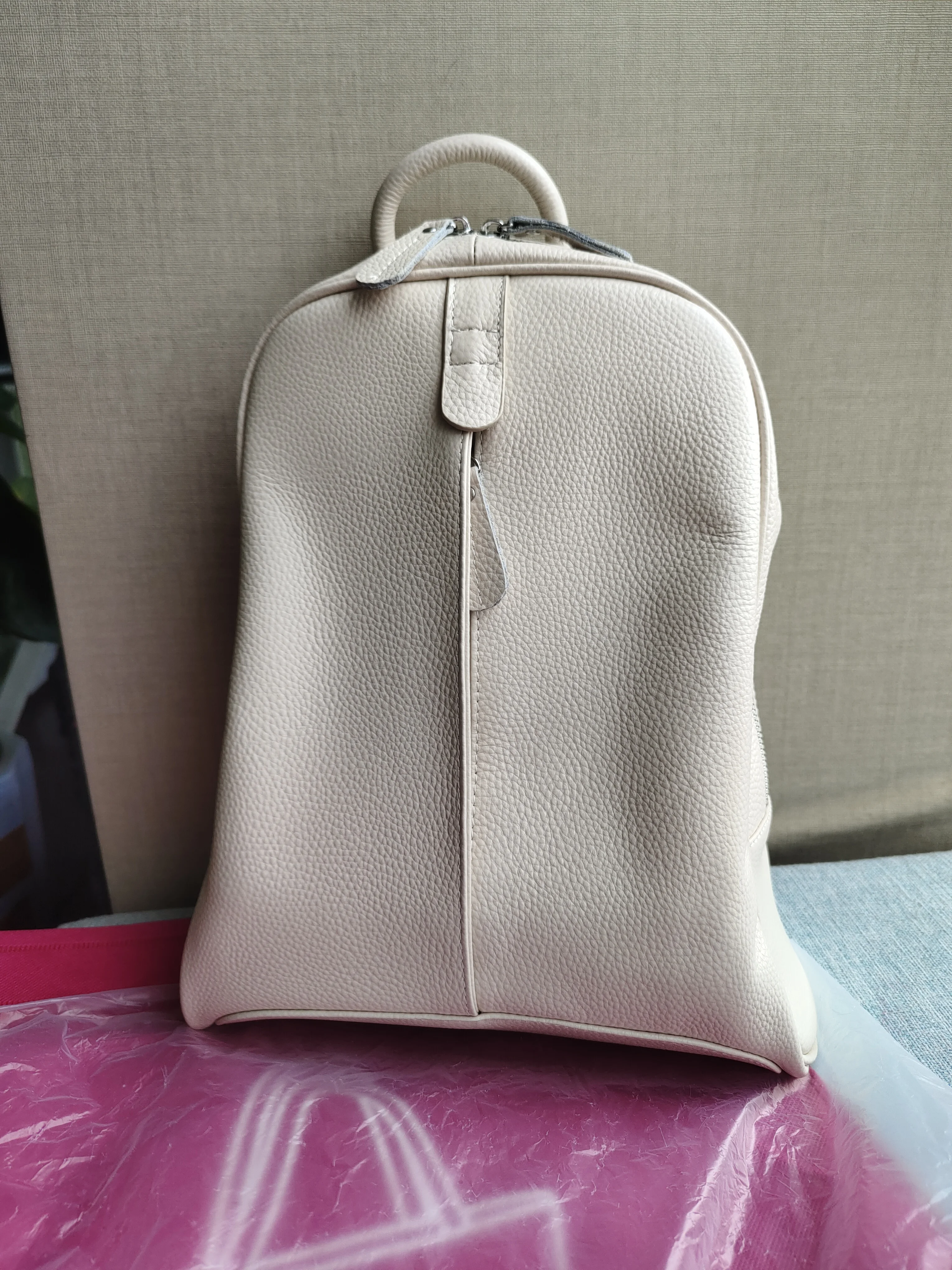 Zency Damen-Rucksack aus 100% Echtleder, Modischer Bronze-Rucksack mit Großer Kapazität und Vielen Taschen, Einfacher Tagesrucksack für die Arbeit – Detail 6