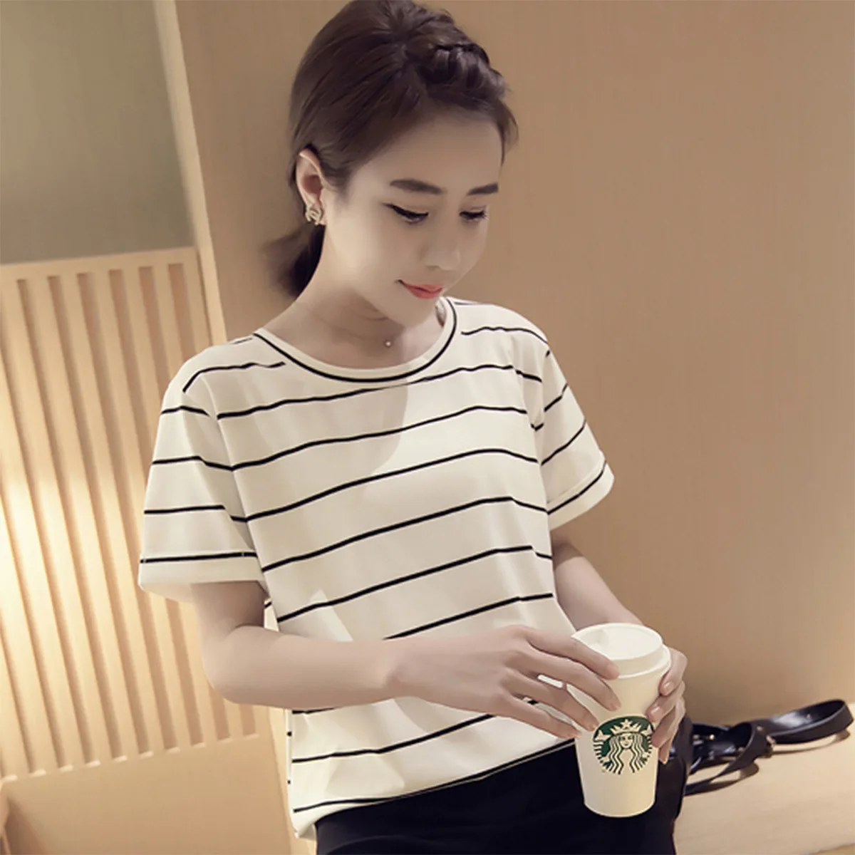 Striped Korean Fashion T-shirts Women Loose Kpop Y2K Tops Vintage Slim Kawaii Goth Tees Shirts Cheap Clothes Woman Black Tshirts