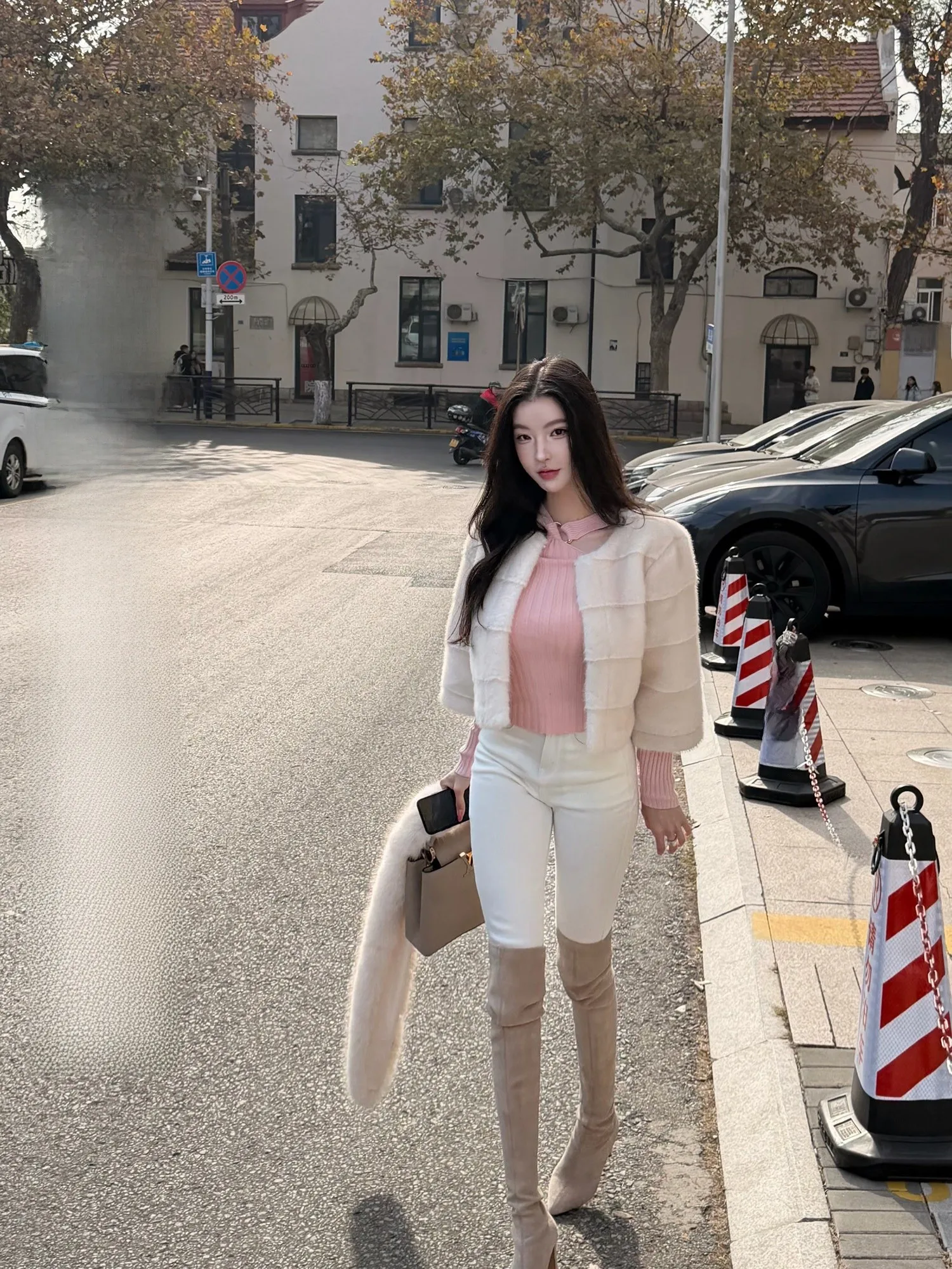 

Теплая короткая куртка из искусственного меха для женщин, осенне-зимняя верхняя одежда, комбинированная из кожи и меха, короткая плюшевая куртка, повседневный стиль