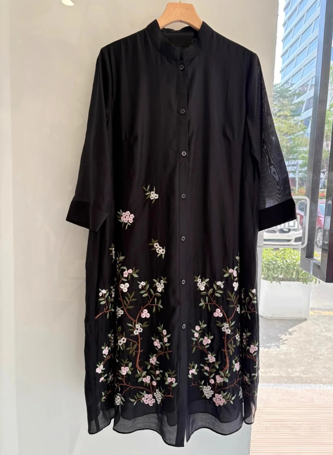 Di alta Qualità Nuovo 2025 Vestito Da Estate Delle Donne Allover di Lusso Ricamo Mezza Manica a Metà Polpaccio Elegante Abito Camicia Lunga Allentato XXXL