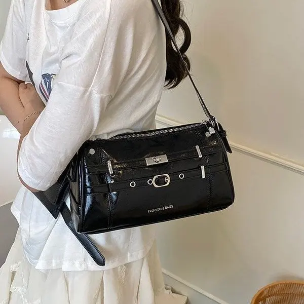 

2026 New Luxury Niche Motorcycle Style Underarm Bag for Women, Trendy INS Korean Version Shoulder Crossbody Bag