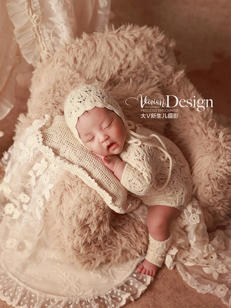 Alat Peraga Fotografi Bayi Baru Lahir Set Romper Rajut Beige + Topi + Kaus Kaki Alas Renda Tirai Renda Dekorasi Alat Peraga untuk Studio Aksesori Pemotretan Bayi