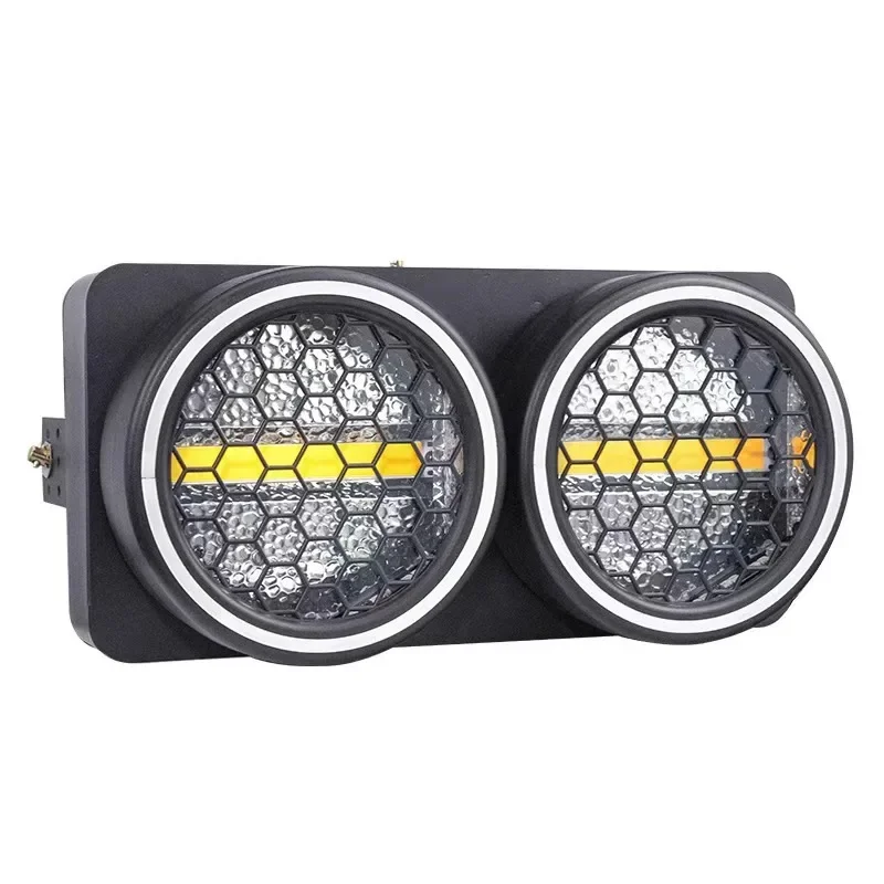 

Two-eye four-eye matrix retro light in the live stream.
