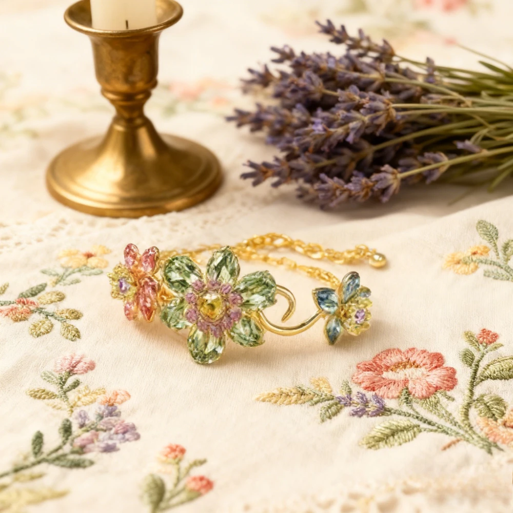 

Fashionable and luxurious floral diamond bracelets, party shopping, photography, versatile and high-end 2025 Trendy Jewelry