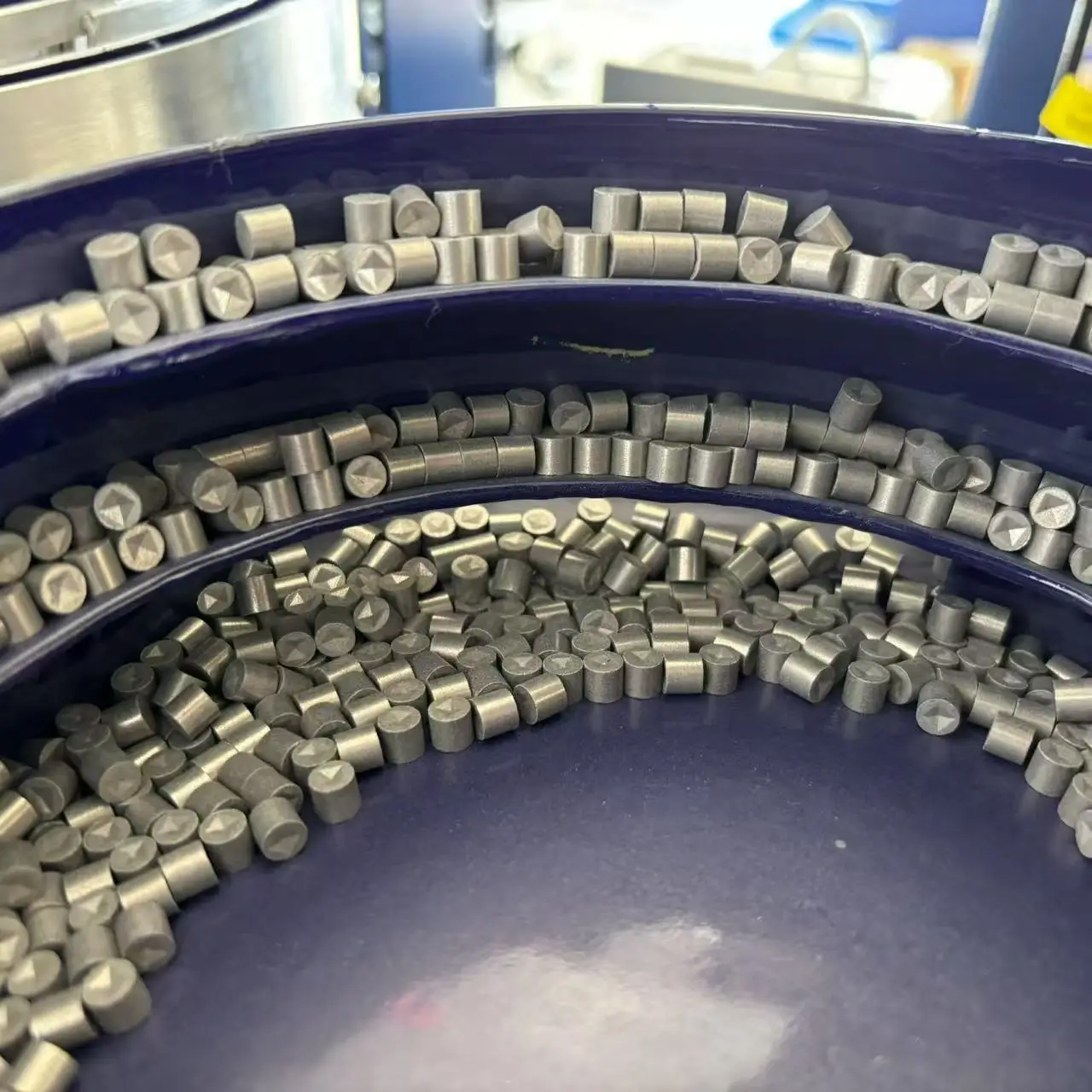 Factory Directly Manufacture Stainless Steel Customized Small Vibratory Bowl Feeder With A Hopper For Pins