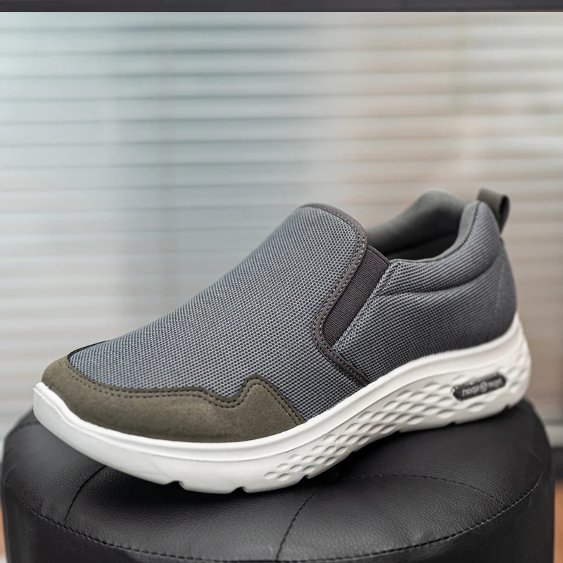 Men Sneakers Mesh Breathable Men Shoes Slip On Sport Shoes Non-Slip Casual Male Walking Shoes