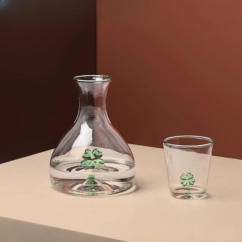 

Creative love four-leaf clover decanter set, cold kettle with cup light luxury home decoration