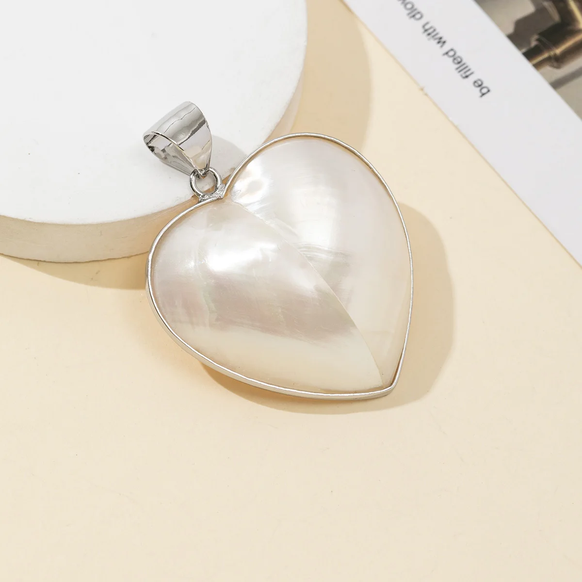 1pc Natural Shell Heart Shaped Pendant Charms for DIY Women Men Necklace Jewelry Making Accessories Daily Gifts 36-42x30-36mm