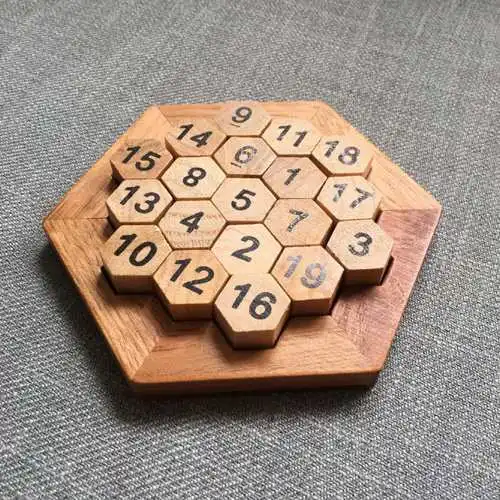 ปริศนาตัวเลขรูปหกเหลี่ยม ของเล่นไม้มอนเตสซอรี่ เสริมสร้างการคิดเชิงตรรกะ เกมคณิตศาสตร์สำหรับเด็กและผู้ใหญ่ ทดสอบไอคิว ท้าทายความคิด