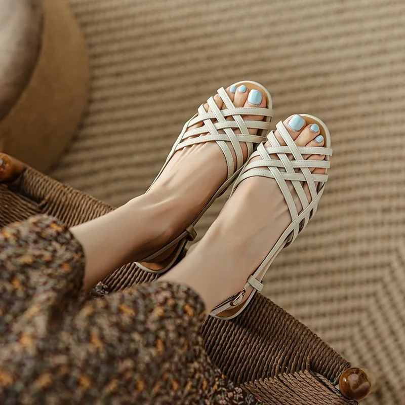 Roman woven sandals women\'s summer flat soft sole women\'s low heel hollow out beige sandals shoes C039