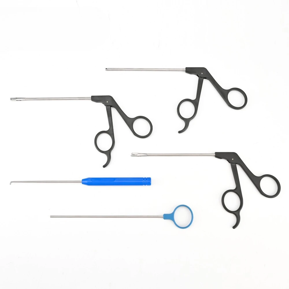 Arthroscopic knee devices for medical student training