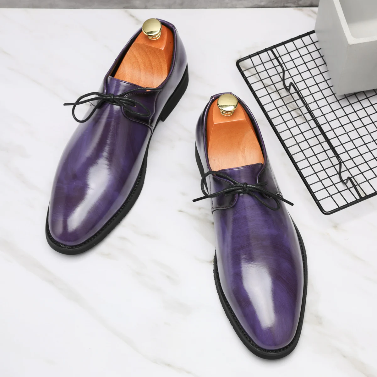 

2025 фиолетовые элегантные деловые туфли, мужские дизайнерские кожаные туфли с острым носком, мужские свадебные модельные туфли, мужские офисные туфли-оксфорды, мужские