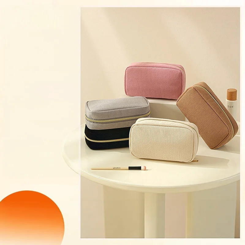 Customized Silk Velvet Makeup Storage Pouch Portable Large Capacity Cosmetic Organizer Bag For Daily Use Travel Outdoor Outing