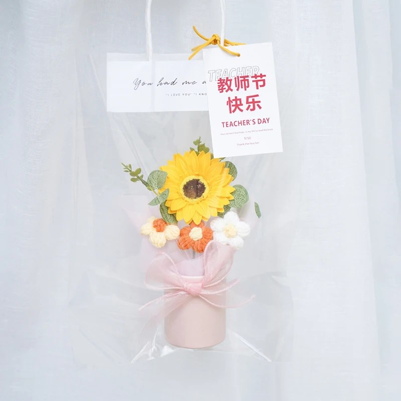Gestrickter Blumenstrauß Gehäkelte Rosenblumen in einem Eimer Weihnachts- und Lehrertagsgeschenk Künstliche Blumen Gehäkelter Strauß – Detail 8