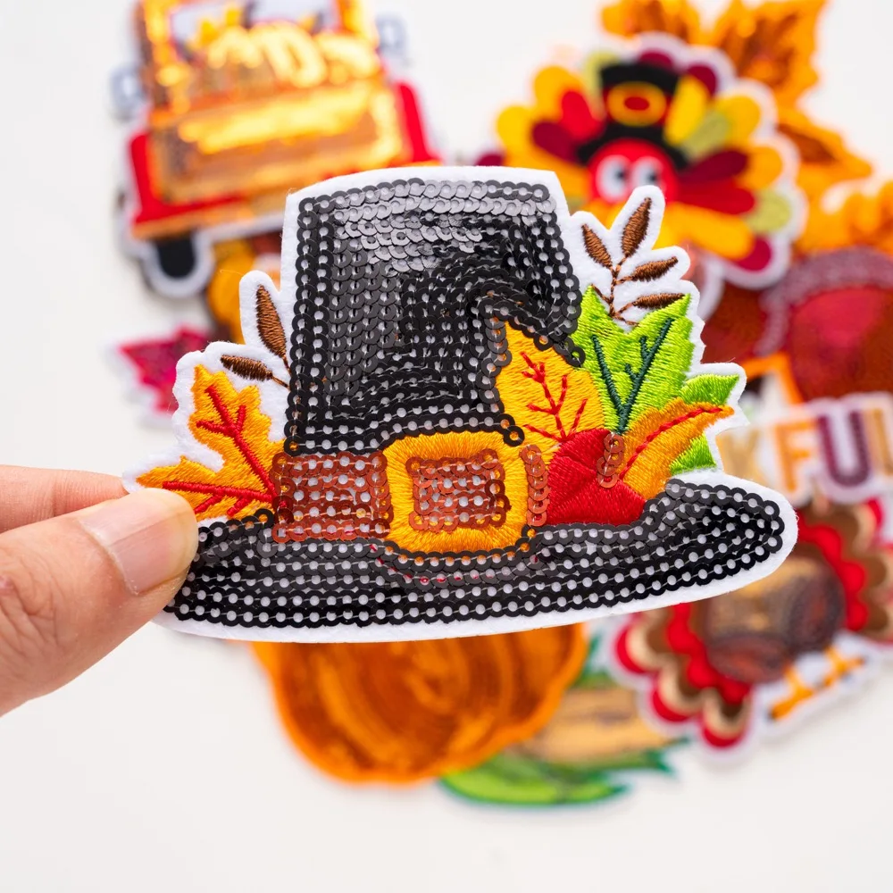 10pcs Glitter Thanksgiving Day Patches Embroidered Autumn Harvest Maple Pumpkin Patch Theroadhsive Clothes Badge DIY