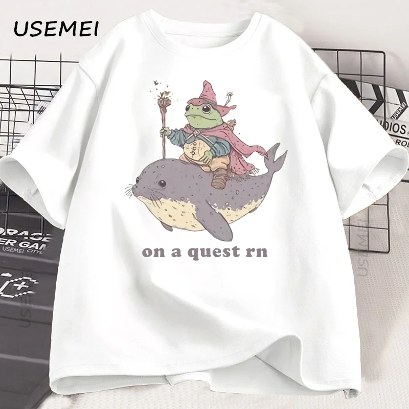 On A Quest Right Now T-shirt Men Women Funny Weirdcore Sayings Tshirt Loose Round Neck Top Trend Male Short-sleeved Tshirt