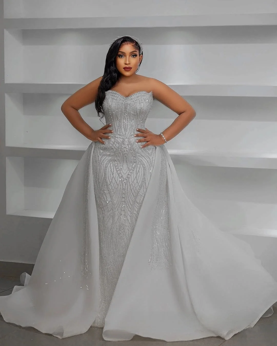

Customized Sweetheart Luxury Sparkly Sequins Beads Wedding Dress Vestidos De Novia Sleeveless Bridal Gown with Detachable Train