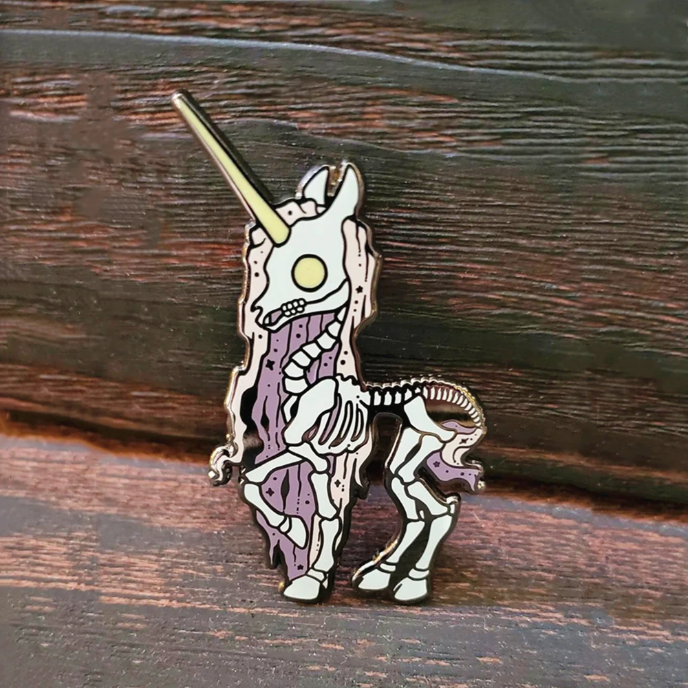 

Thriller Unicorn Skeleton Hard Enamel Pin Gothic Cartoon Dream Animal Brooch Accessories Halloween Horror Badge Jewelry Gift